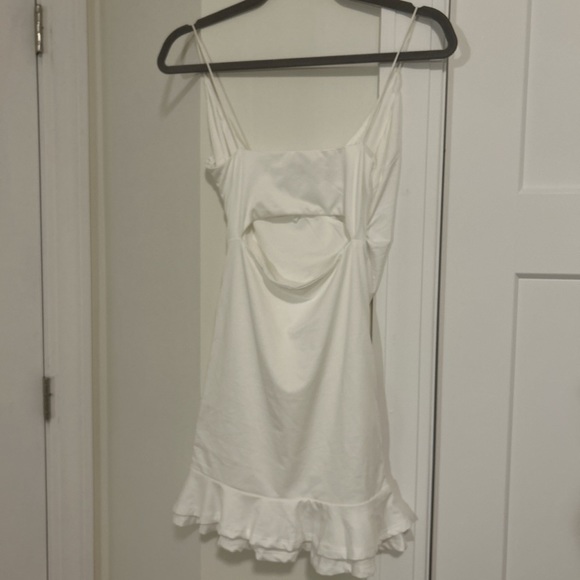 White Mini Dress - That’s So Fetch - US size 8 (runs small) - Like New - Picture 4 of 4